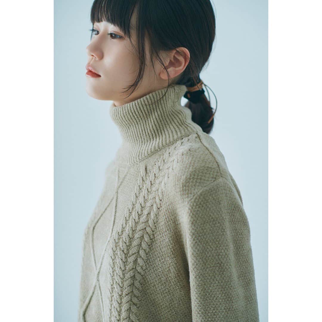 栗林藍希さんのインスタグラム写真 - (栗林藍希Instagram)「佐藤健さんが制作したハイネックケーブルニットの着用モデルをさせていただきました。」12月24日 22時12分 - ____aino