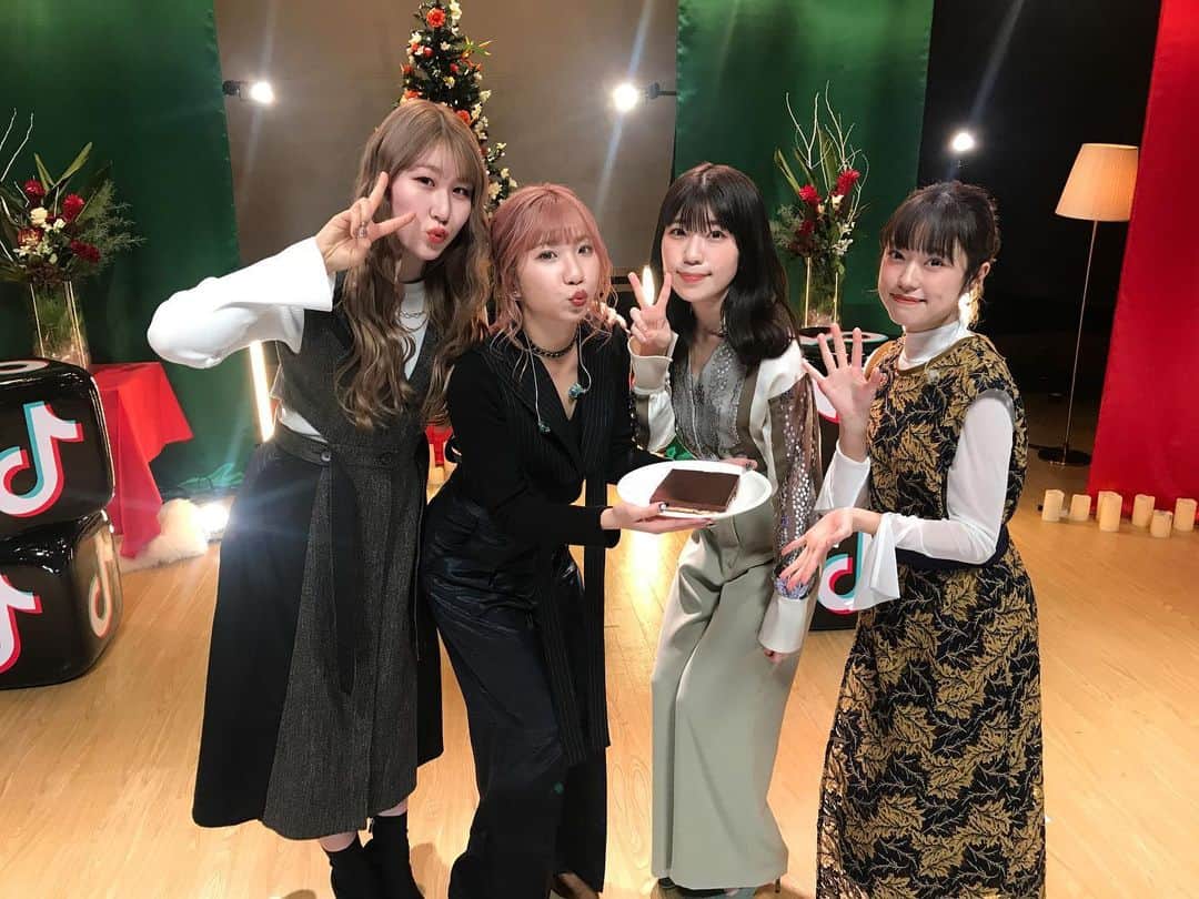 Little Glee Monsterのインスタグラム