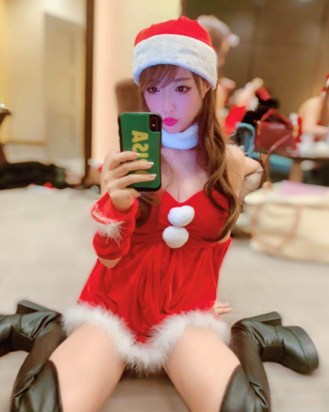 のインスタグラム：「・ メリークリスマス🎅 ・ ・ 朝ポスト📮見たら @fujimi_official のサプリメント届いてた✨ 飲み続けて4ヶ月目！！☺️✨ ・ FUJIMIのサプリメントは肌診断してから 自分のお肌に合ったものを送ってくれるよ❤️ ・ 健康と美容の為にこれからも 続けようと思います❤️ ・ ・ ・ ・ #PR #FUJIMI #beauty#美容#パーソナライズサプリ#パーソナライズマスク#肌ケア#美肌#健康#サプリメント#サプリ#スキンケア#クリスマス#サンタ#サンタコスプレ#サンタコス#クリスマスコーデ#ニーハイ#ニーハイブーツ」