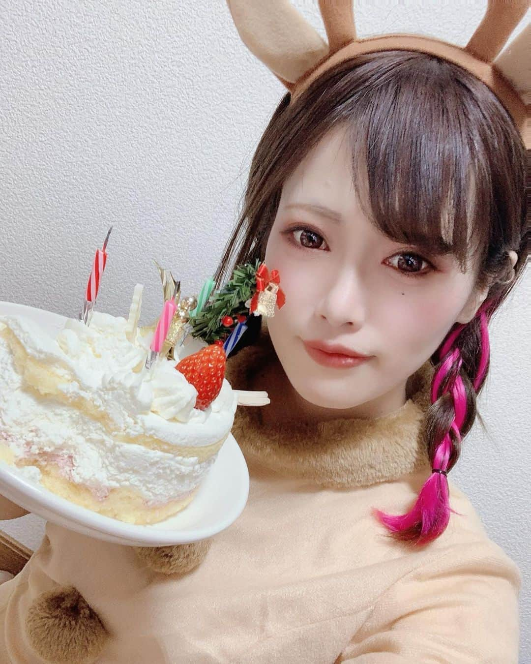 大森砂奈さんのインスタグラム写真 - (大森砂奈Instagram)「Xmasライブ🎄🎅ありがとうございました🧡2020年最後の生配信でした✨✨✨  #さなっち#youtubelive#Xmas」12月24日 22時22分 - sana00mori