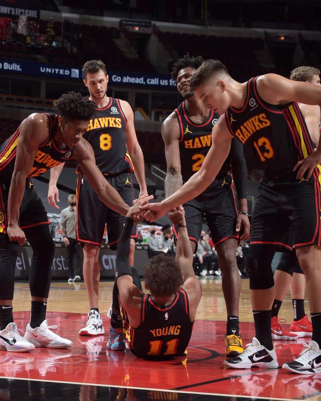 ダニーロ・ガリナリのインスタグラム：「👆🏀 Buona la prima!! #TrueToAtlanta #NBAStart」