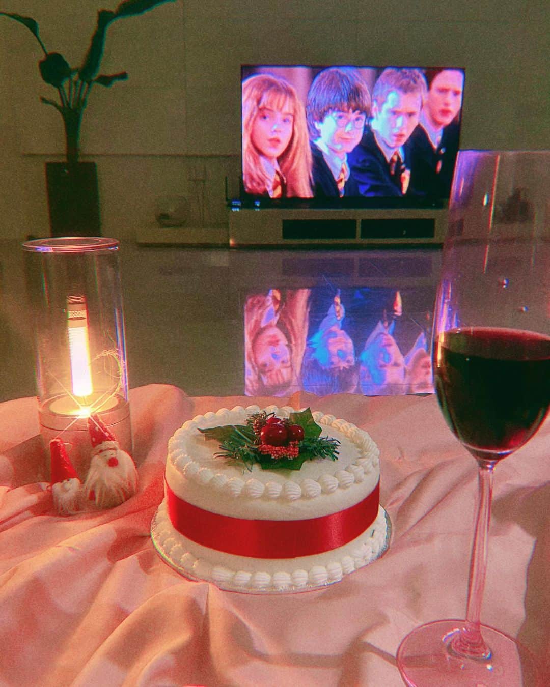 ポニーのインスタグラム：「🎄🥂✨」