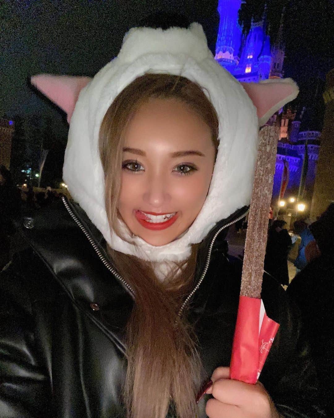 のインスタグラム：「. Merry Xmas Eve❤️ みんな幸せなクリスマスを過ごしてね🎄🤍 . #cjd #cyberjapan #cjd_elena #サイバージャパン #elena #new #新人」