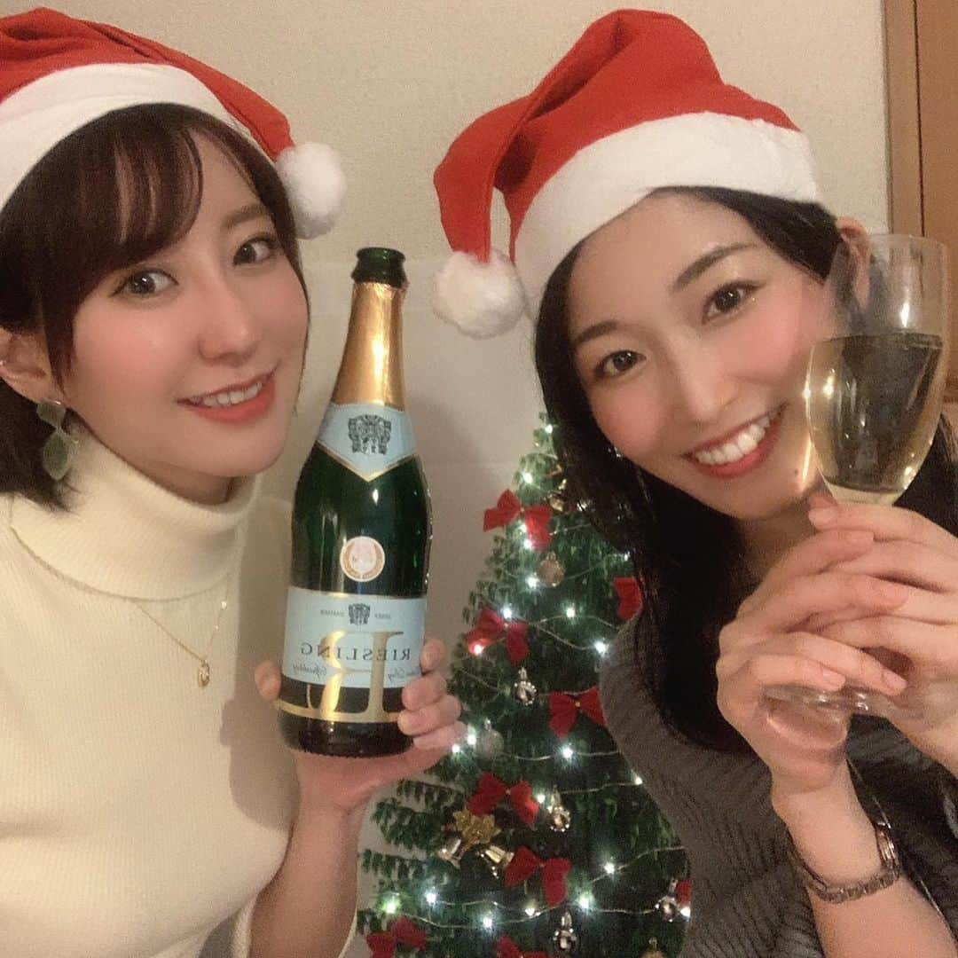 矢野冬子さんのインスタグラム写真 - (矢野冬子Instagram)「メリークリスマス🎅🎅🎁🎄 、 昨日は、zoomオフ会 クリスマスバージョンでした🥳💕 、 事務所の先輩 環みほちゃんと２人で✨ 、 あっという間で楽しかった〜🥳 、 来年は、 ちゃんと同じ空間で乾杯できたらいいな！ #merrychristmas」12月24日 22時30分 - toookogram