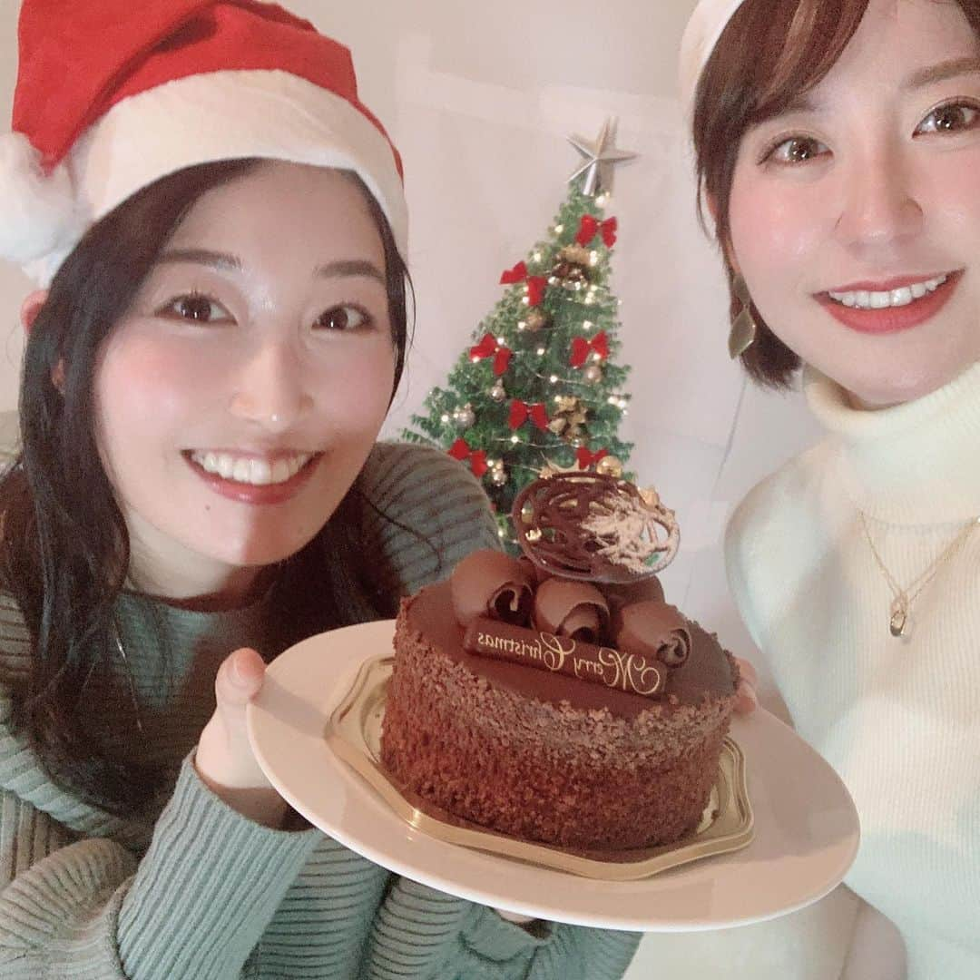 矢野冬子さんのインスタグラム写真 - (矢野冬子Instagram)「メリークリスマス🎅🎅🎁🎄 、 昨日は、zoomオフ会 クリスマスバージョンでした🥳💕 、 事務所の先輩 環みほちゃんと２人で✨ 、 あっという間で楽しかった〜🥳 、 来年は、 ちゃんと同じ空間で乾杯できたらいいな！ #merrychristmas」12月24日 22時30分 - toookogram