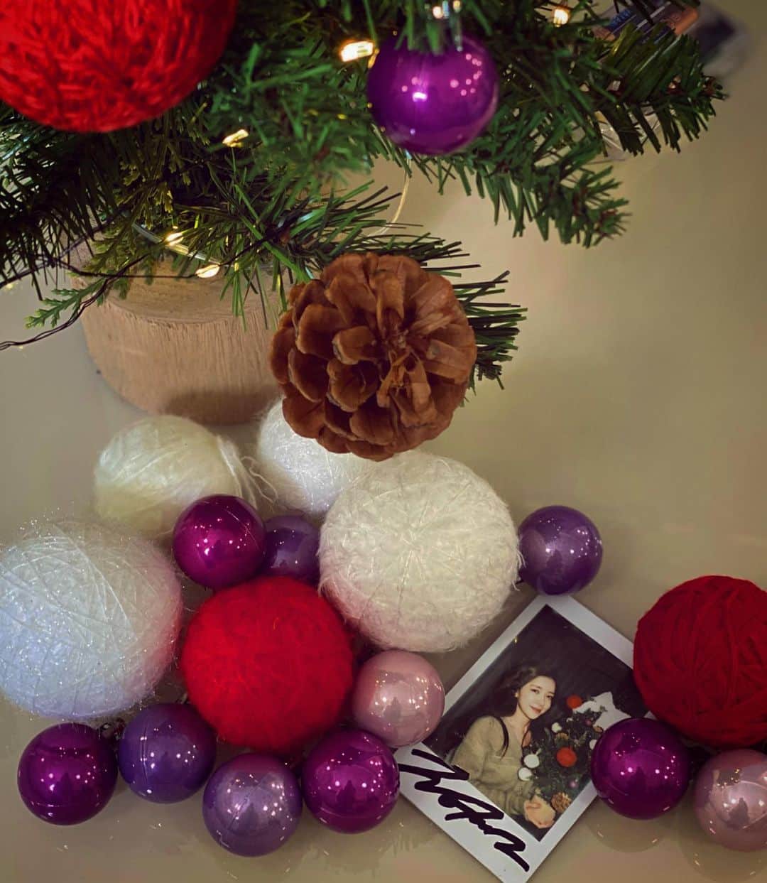 チョン・インソンさんのインスタグラム写真 - (チョン・インソンInstagram)「🌬 Merry Christmas 🎄 . 행복한, 따뜻한 크리스마스 보내요💕」12月24日 22時35分 - jung_insun.gram