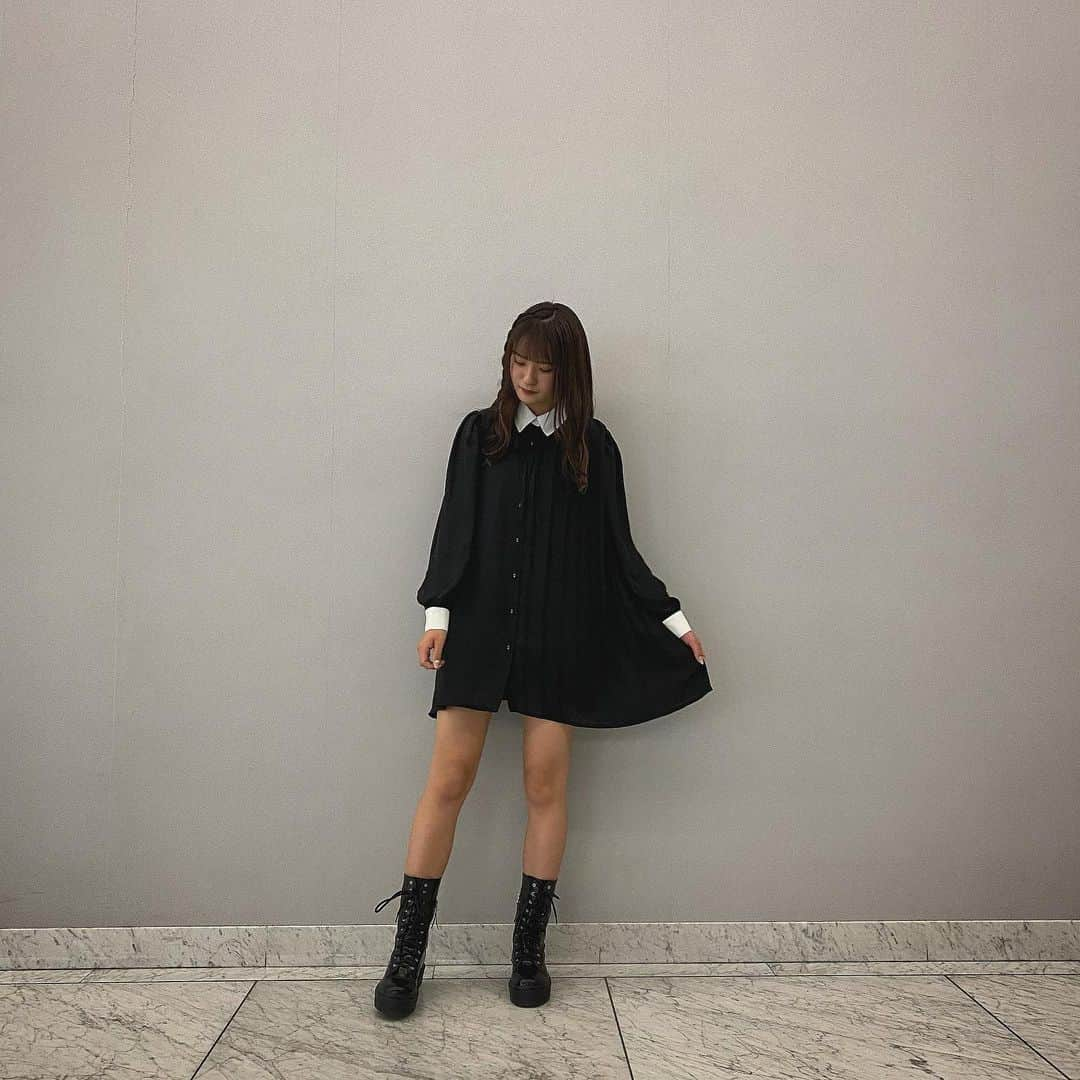 中野愛理さんのインスタグラム写真 - (中野愛理Instagram)「この間の私服。 　　　　　 　　　　　 #らぶこーで👗 #ootd #fashion #ワンピース  #ハーフプリーツ #jouetie #bubblestokyo #ブラックコーデ #blackcode #ミニワンピ」12月24日 22時38分 - airi_nakano_