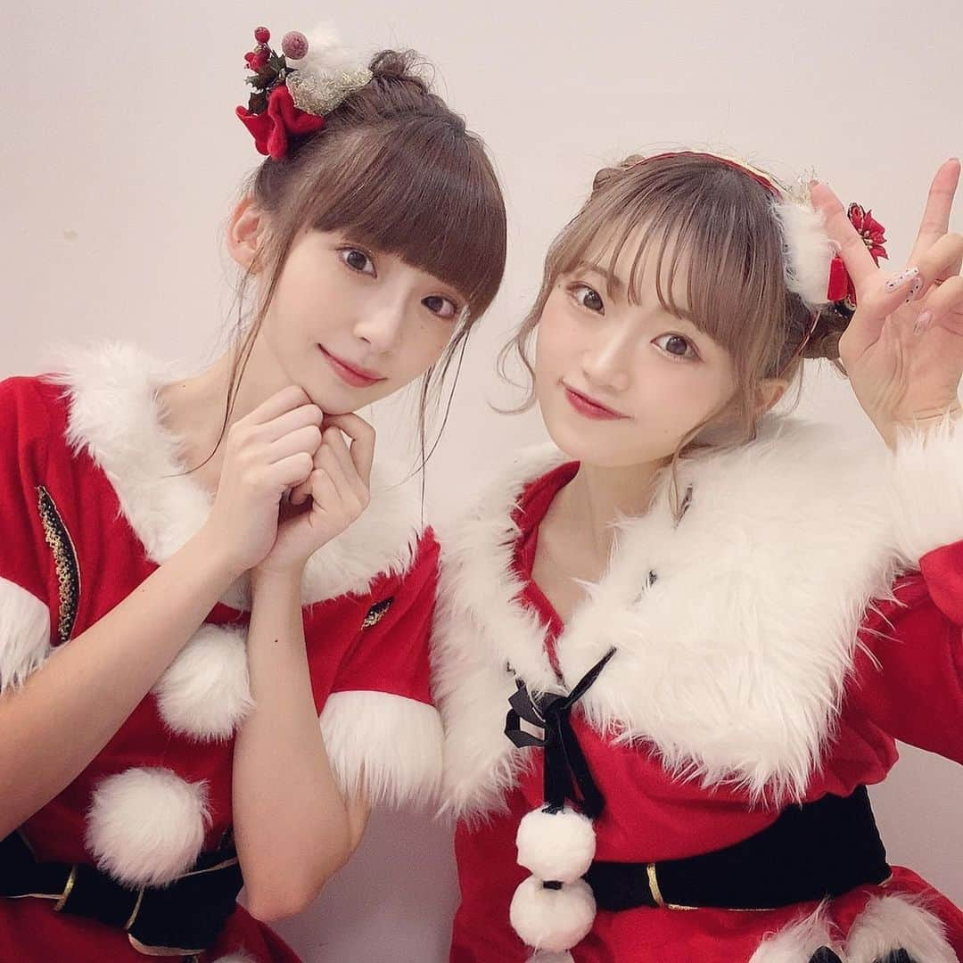 荻野由佳さんのインスタグラム写真 - (荻野由佳Instagram)「🎅🏻 サンタさんとしての役目を果たさなさそうな サンタ……」12月24日 22時41分 - ogiyuka_ippaiwarae216