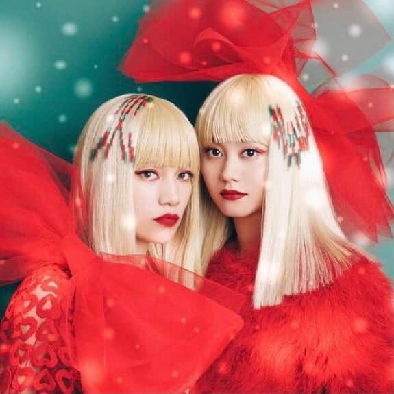 FEMMさんのインスタグラム写真 - (FEMMInstagram)「【Livestream】  We're gonna Livestream for the 1st time on X'mas🎄🎅 @ Instagram...❤️ Hope u enjoy it!!  Streaming date: December 25th EST 8PM/PST 5PM UK 1AM (26th)  【インスタ生配信】  クリスマス翌日に、初のインスタ生配信をするよ！🎄🎅 是非楽しんでもらえたら嬉しいです❤️  生配信日程: 12月26日午前10時〜  RiRi/LuLa」12月24日 22時42分 - femm____