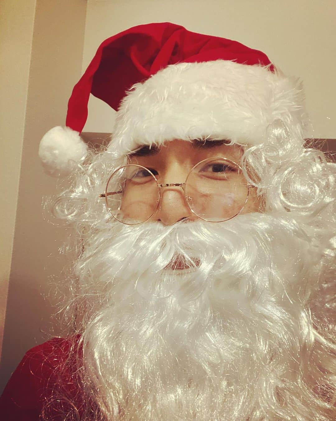Kazuki Takemuraのインスタグラム：「Merry Christmas 🎄✨  今年も子供達に夢とプレゼント届けてきます💝🎁」
