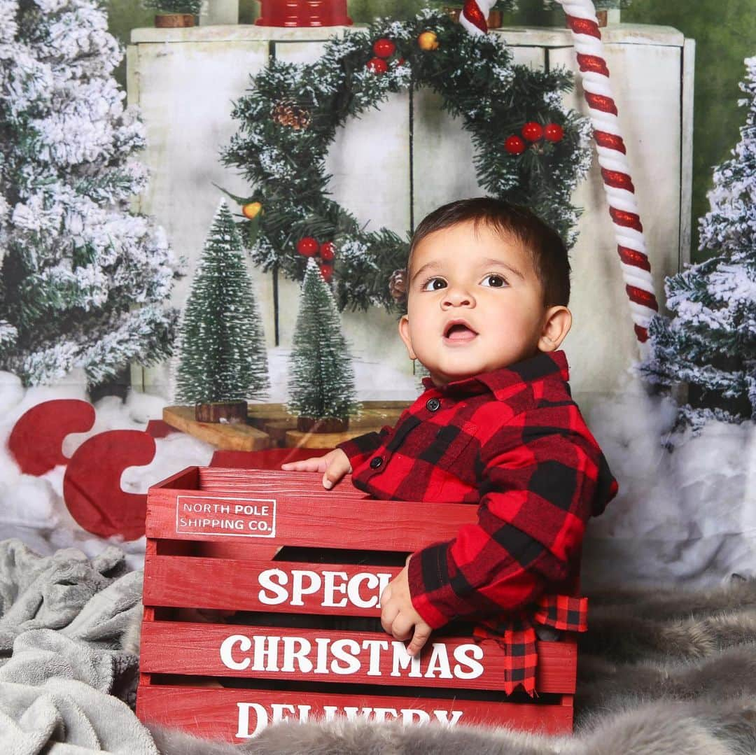 ニコール・ ポリッツィさんのインスタグラム写真 - (ニコール・ ポリッツィInstagram)「SANTA’S COMING TONIGHT🎅🏽 Happy Holidays from my little fam to yours 💋🎄 ( 📸 @caralovellophotovideo )」12月24日 22時48分 - snooki