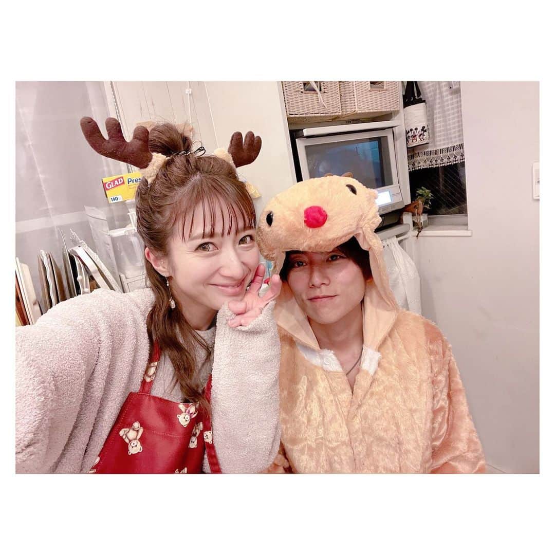 辻希美さんのインスタグラム写真 - (辻希美Instagram)「簡単なクリスマスコスチュームを身につけて🎄🎅💕"  我が家のクリスマス🎄💕」12月24日 22時49分 - tsujinozomi_official