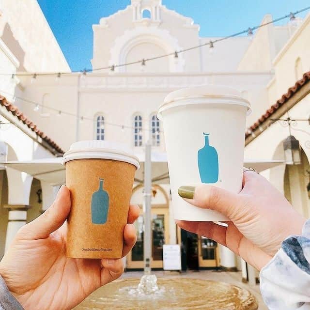 Blue Bottle Coffeeのインスタグラム：「Just a reminder that our cafes are closed tomorrow. Wishing you all a restful holiday. 💙 📸 @munchingwithmegan」