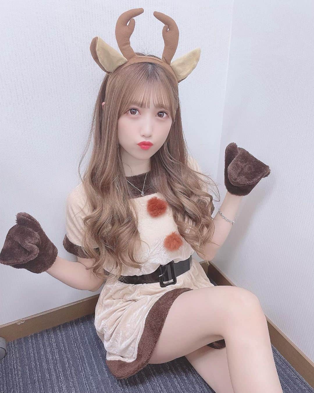 田口未彩のインスタグラム：「🎄❤️  #クリスマス　#コスプレ　#トナカイ　#トナカイコス　#サンタコス」