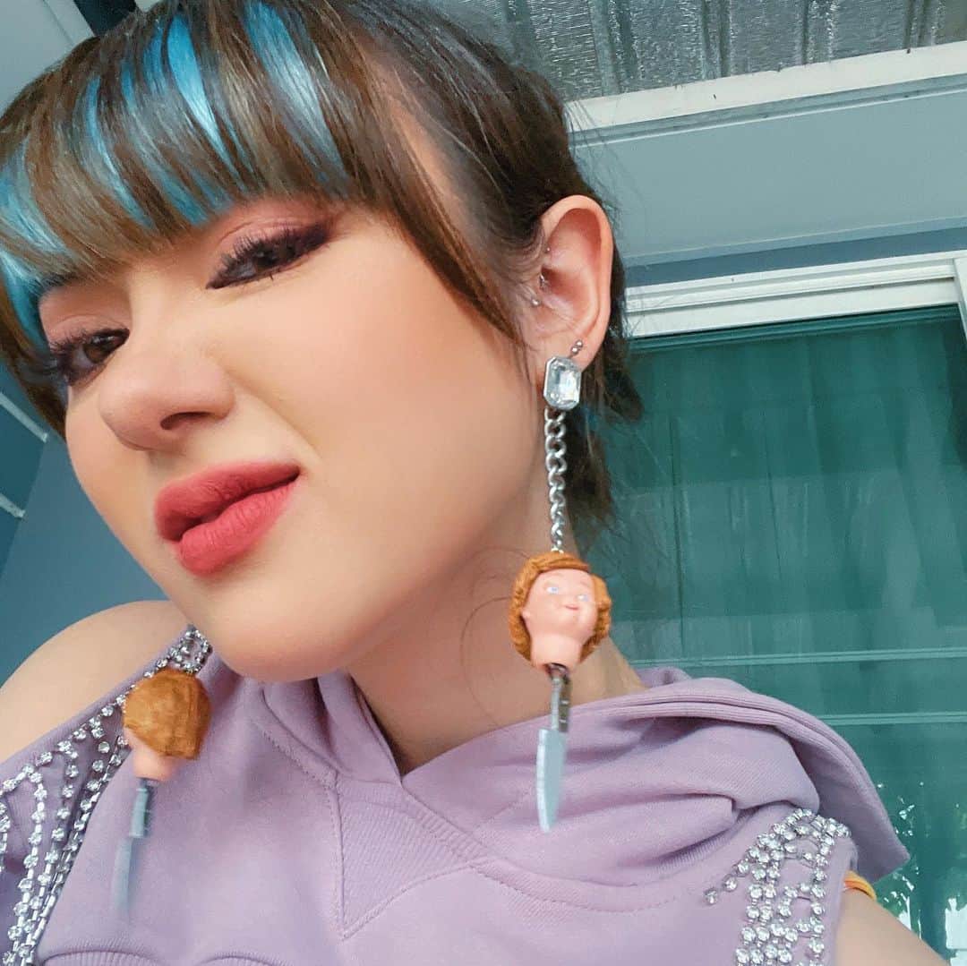 ヤンニーン・ワイゲルさんのインスタグラム写真 - (ヤンニーン・ワイゲルInstagram)「😈🔪」12月24日 23時09分 - jannineweigel