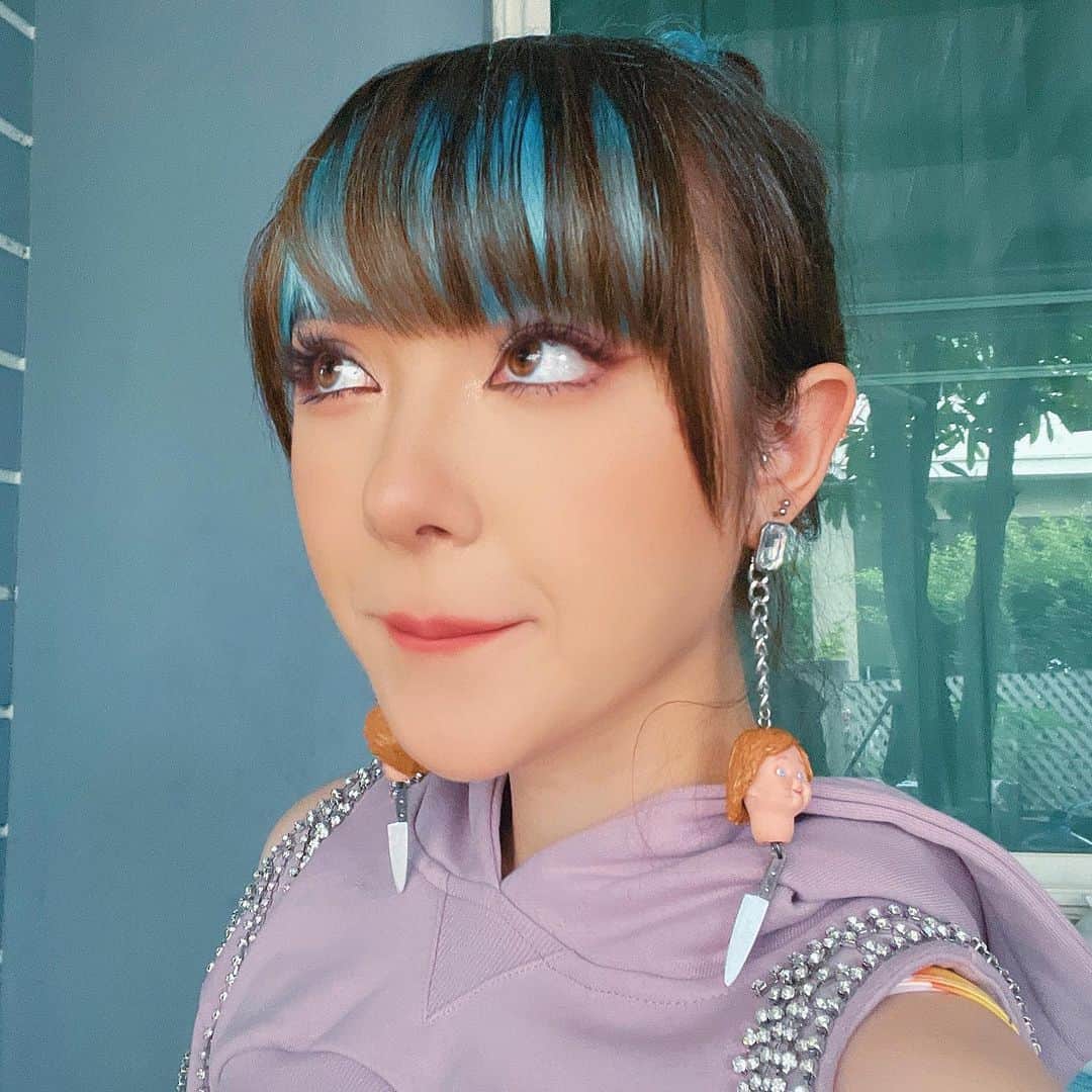 ヤンニーン・ワイゲルさんのインスタグラム写真 - (ヤンニーン・ワイゲルInstagram)「😈🔪」12月24日 23時09分 - jannineweigel