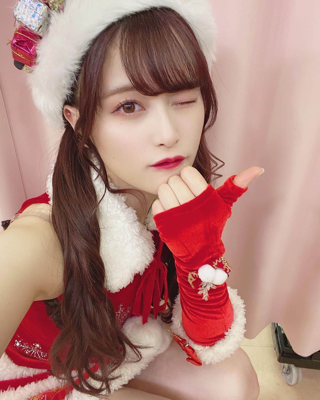 田北香世子さんのインスタグラム写真 - (田北香世子Instagram)「メリメリクリスマスイブ❤️🎄🧑‍🎄 サンタさん衣装着られて嬉しい〜🥰🥰 #クリスマスイブ #サンタコス #akb衣装」12月24日 23時04分 - kayoko_takita