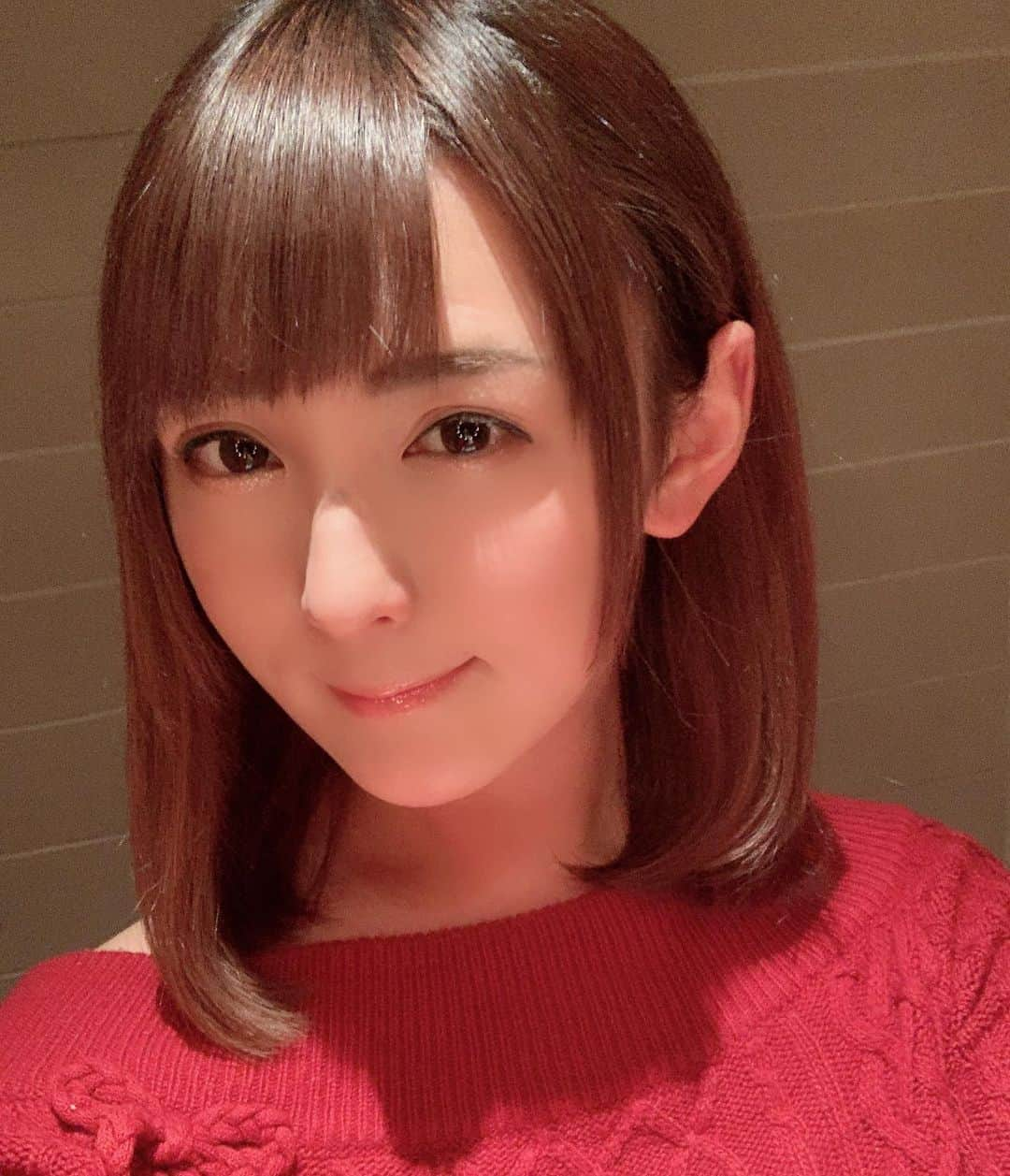 椿姫彩菜さんのインスタグラム写真 - (椿姫彩菜Instagram)「#Mリーグ　を応援したい #渋谷abemas のスポンサーさん、　#little さんで髪綺麗にしてもらいました！ 全国各地に60店舗くらいあるので 皆様もぜひ♡」12月24日 23時12分 - tsubakiayana