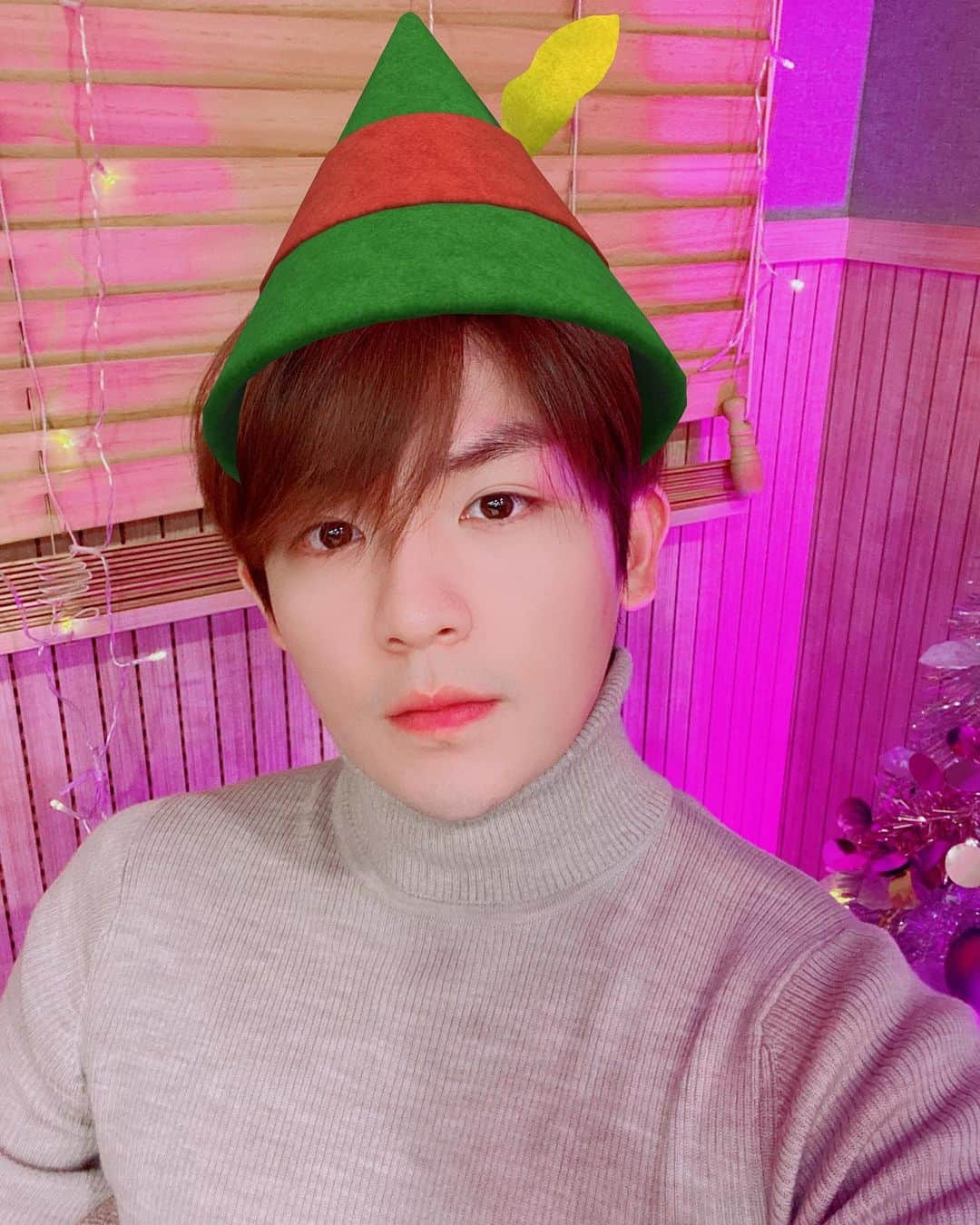 【公式】TEEN TOPさんのインスタグラム写真 - (【公式】TEEN TOPInstagram)「☃️Merry Christmas ANGEL💜  #틴탑 #TEENTOP #크리스마스 #Christmas #MerryChristmas」12月24日 23時12分 - official_teentop