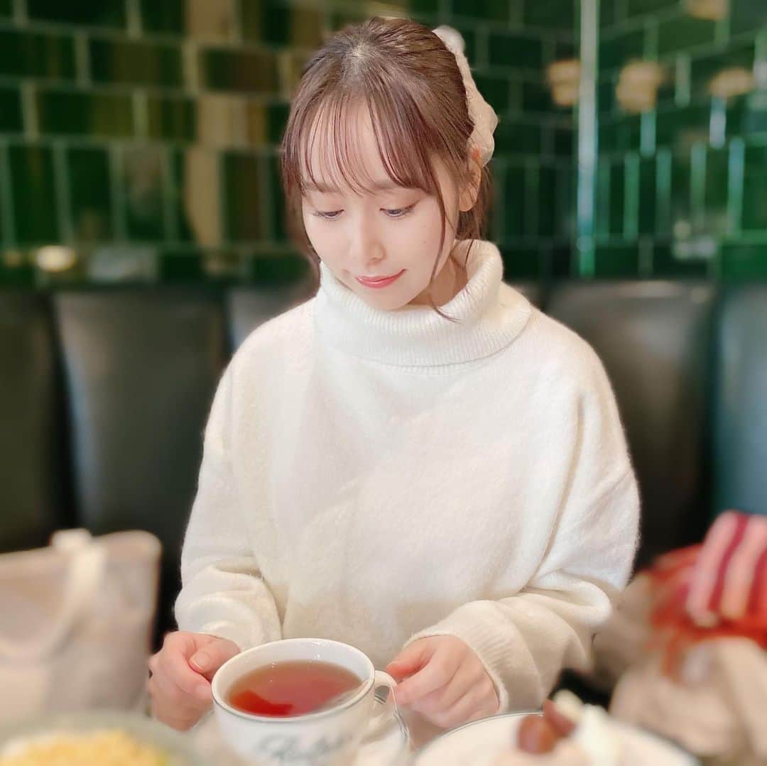 永瀬みなもさんのインスタグラム写真 - (永瀬みなもInstagram)「. . Merry Christmas Eve 🎄❤️   この前行ったRalph Laurenのカフェ☕️   クリスマスの街が大好きだから クリスマスが終わっちゃうのさみしいな🥲   みんなはどう過ごしてるの〜？🎅🏻 . . #av女優 #セクシー女優 #私服 #rirandture #ralphscoffee」12月24日 23時14分 - minamotan0212