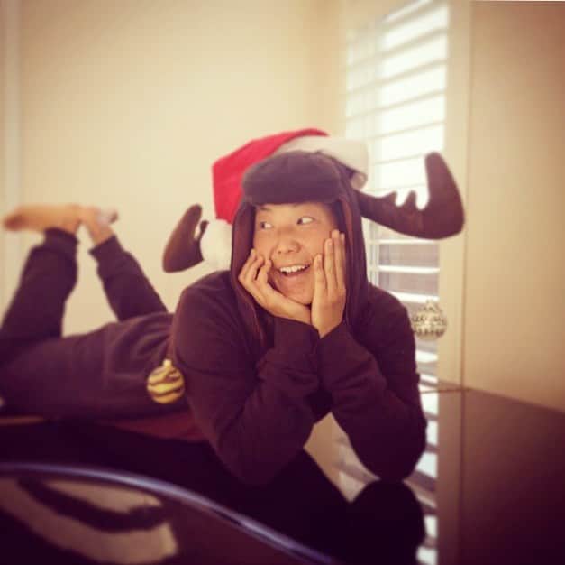 ティファニー・ヨハのインスタグラム：「Merry Christmoose to you and Johrs!」