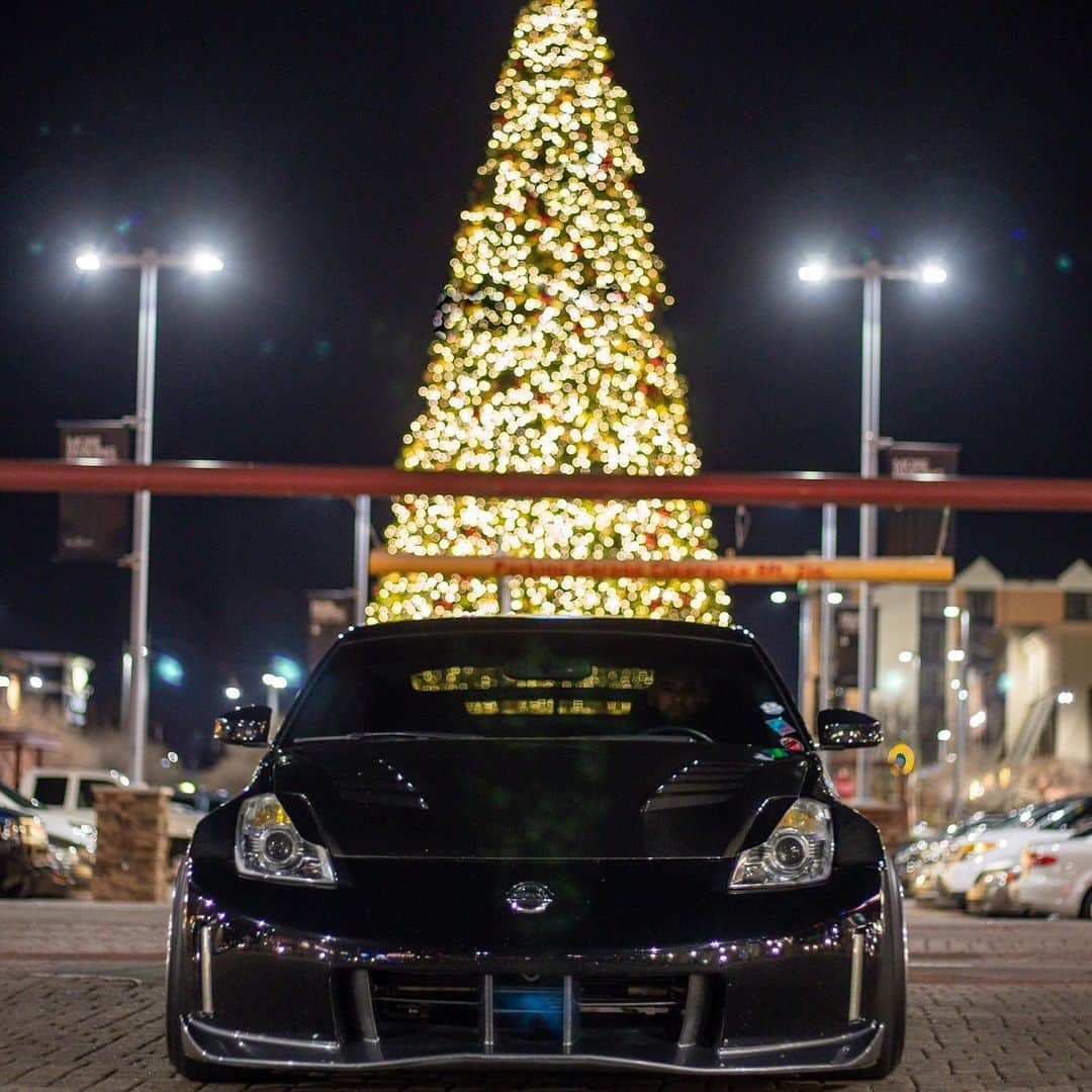 Nissanさんのインスタグラム写真 - (NissanInstagram)「What do you wish for under the tree? #Nissan #Nissan350Z 📷 @xxavzxx」12月24日 23時22分 - nissan