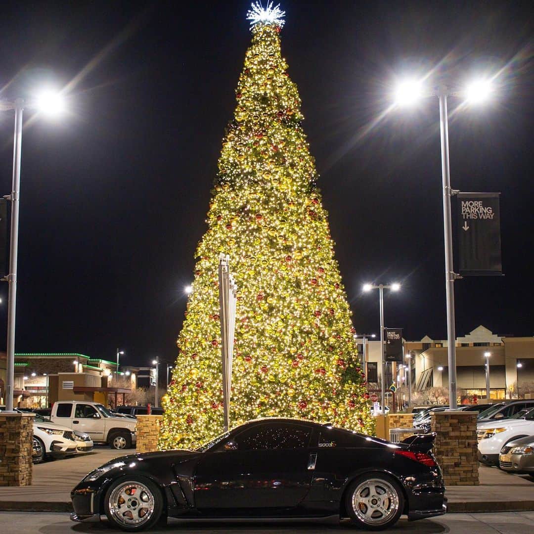 Nissanさんのインスタグラム写真 - (NissanInstagram)「What do you wish for under the tree? #Nissan #Nissan350Z 📷 @xxavzxx」12月24日 23時22分 - nissan