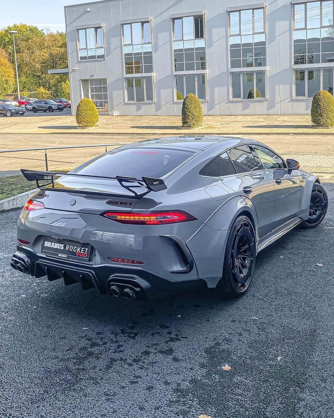 CARLiFESTYLEさんのインスタグラム写真 - (CARLiFESTYLEInstagram)「The beastly Brabus Rocket GT900 Photos by @mr.benz63 #carlifestyle」12月24日 23時28分 - carlifestyle