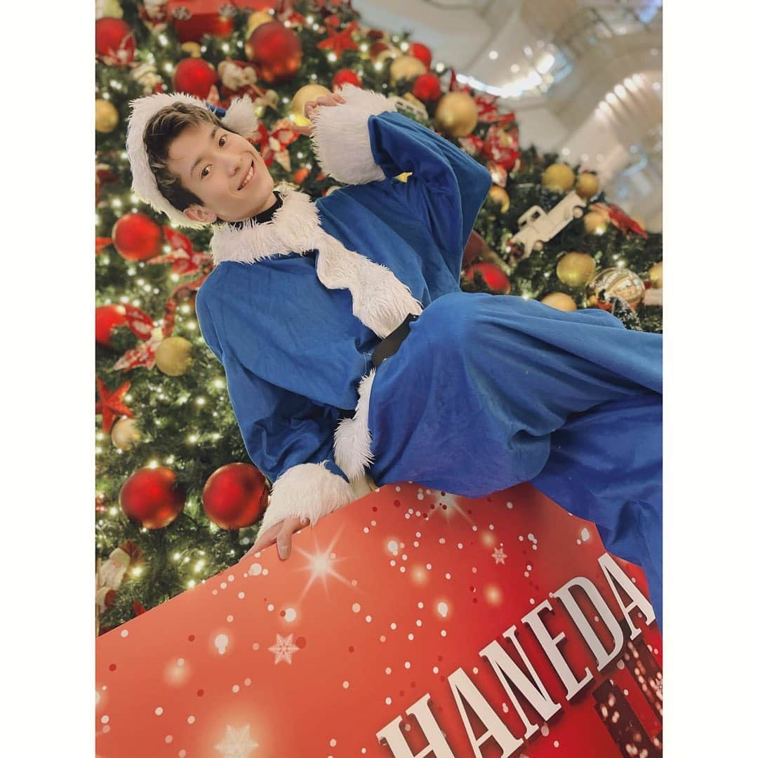 岡田鷹斗さんのインスタグラム写真 - (岡田鷹斗Instagram)「青サンタ💙×黄色サンタ💛　 　　　橙サンタ🧡  #merrychristmas  #xmas  #クリスマス　#イルミネーション　#クリスマスツリー  #NEVAGIVEUP #聖夜 #followme #岡田鷹斗　#安藤裕也　#澁澤克月」12月24日 23時32分 - okada_takato