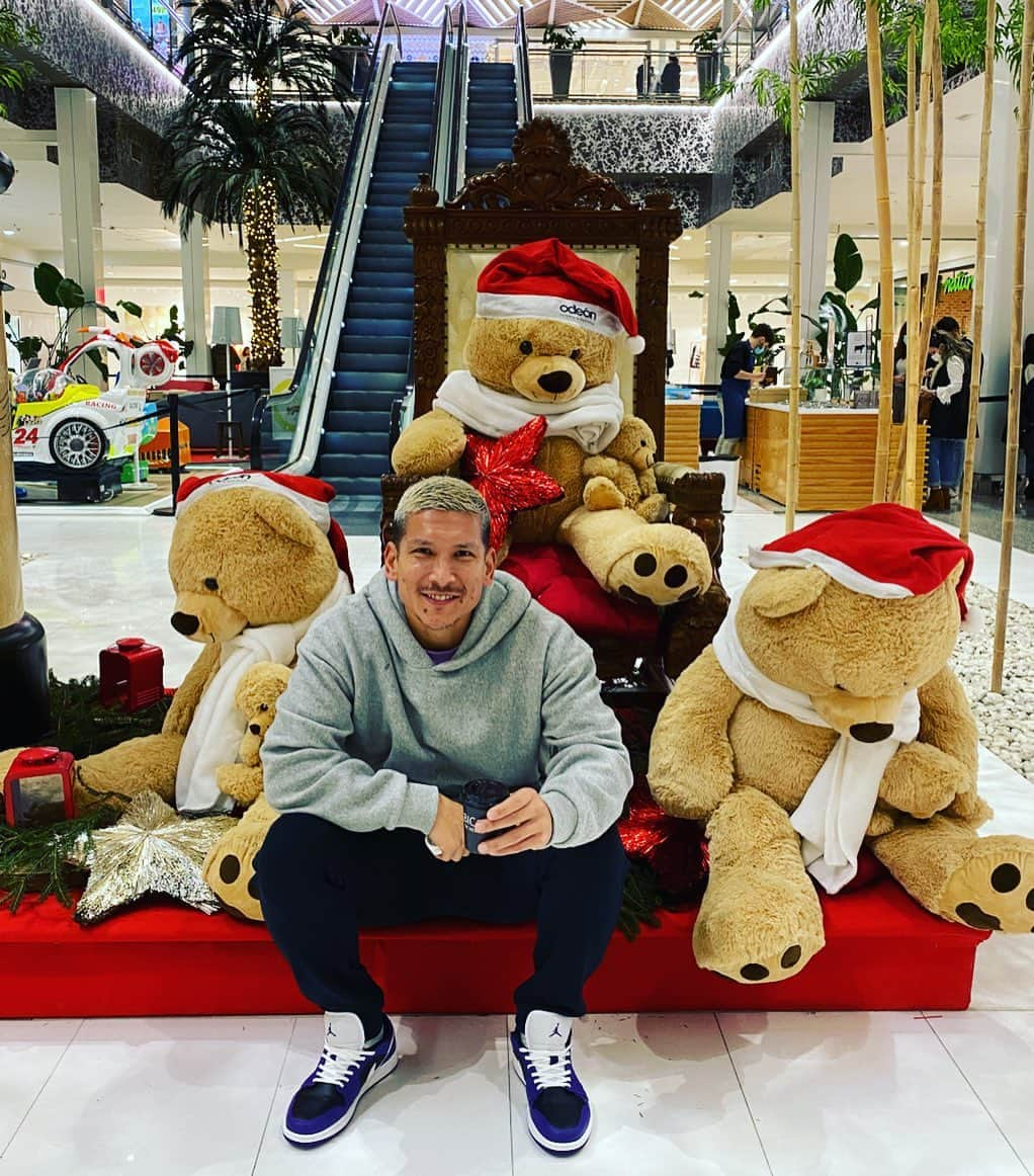 森岡薫のインスタグラム：「FELIZ NAVIDAD🎄 メリークリスマス🎅 FELIZ NATAL🎉 MERRY CHRISTMAS 🤗」