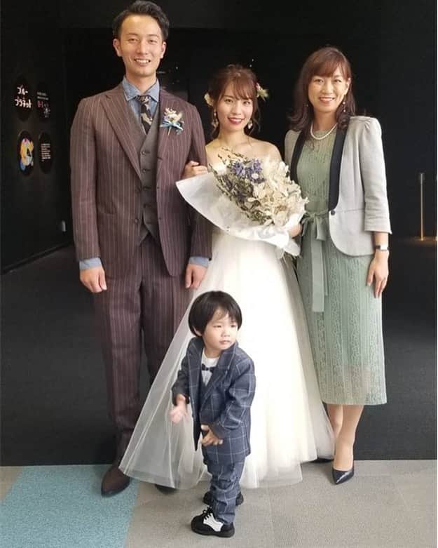女子アナ47のインスタグラム：「みなさんこんにちは。福井県出身、在住の　福井テレビリポーターでフリーアナウンサー、最近は「把握力ストレッチ」の講師としても活動中の土井　梨津子です。（どい　りつこ） 人が集まることが難しい今ですが、愛する人と永遠の愛を誓いたいという気持ちは、いつの時代もかわりませんよね。 ご家族だけに見守られながら、○○の下で永遠の愛を誓いませんか？ 結婚式の新しいスタイルについてご紹介します。  詳しくはプロフィール欄にあるＵＲＬから‘４７発信プロジェクト’をご覧ください！   #女子アナ47 #47発信プロジェクト #アナウンサー #フリーアナウンサー #女子アナ #地方創生 #地方創生アナウンサー #司会 #mc #ブログ #47都道府県 #地域活性化 #福井県 #土井梨津子」