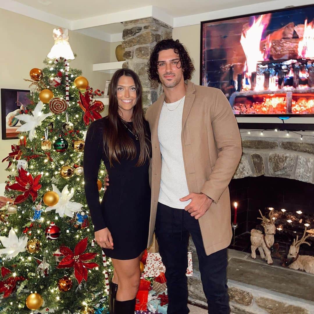 Steven Kellyのインスタグラム：「Merry Christmas from da Kelly’s ❤️💚 Wishing you all a healthy and happy holiday season」