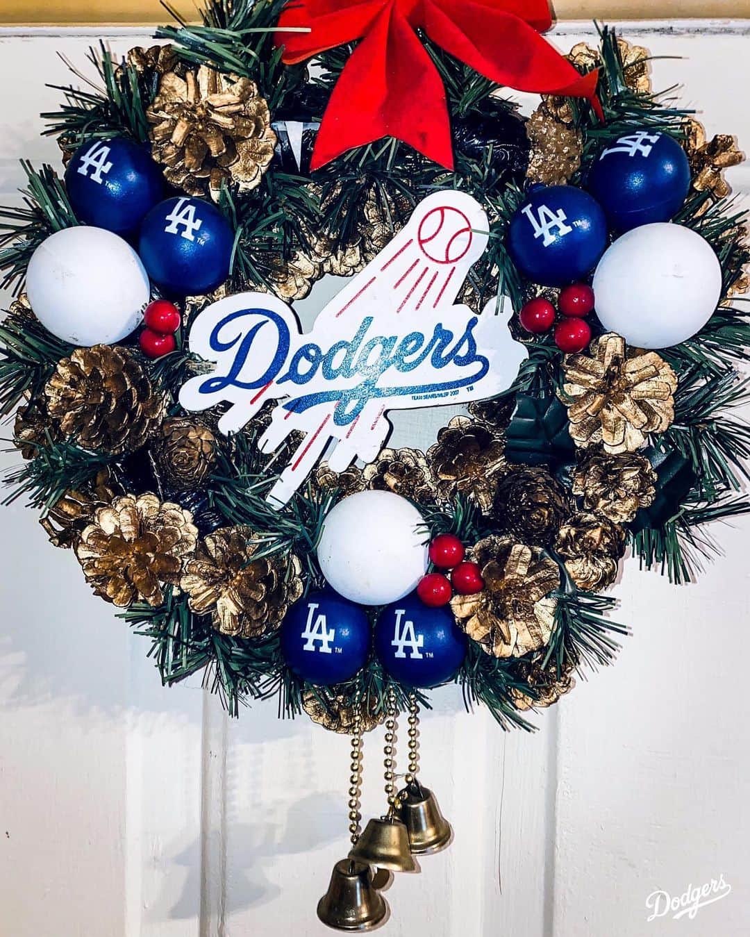 Los Angeles Dodgersさんのインスタグラム写真 - (Los Angeles DodgersInstagram)「Holiday season, but make it Dodger-themed.」12月25日 9時39分 - dodgers