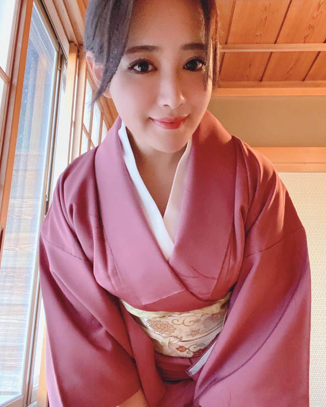 櫻美雪（旧さくらみゆき）のインスタグラム：「先日初めてお仕事で着物着たよ👘❤️ プライベートでは何度か着物着たことあるけどお仕事では初めてでした✨ 着物似合うでしょ〜  着物の作品増えると良いなぁ😘  #av #av女優 #jav #sexy #porn #japanese #japanesegirl #japaneseporn #photo #photography #秋葉原 #akihabara #イベント #event #lingerie #lingeriesexy #下着 #ベビードール　#黒髪　#地毛 #cleavage #boobsgram #セクシー女優　#おしり #お尻 #ass #着物 #和服 #kimono #撮影」