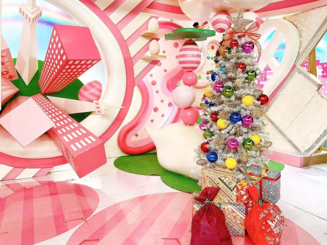 中川絵美里さんのインスタグラム写真 - (中川絵美里Instagram)「🎄﻿ Merry christmas⭐︎﻿ ﻿ 仕事納めはまだですが、 oha4は今朝が年内最後のオンエアでした！﻿ 今年も早朝からたくさんありがとうございました✨﻿ ﻿ 年始の放送は1/4(月)4時〜です。  #oha4#christmas2020」12月25日 9時42分 - emiri_nakagawa