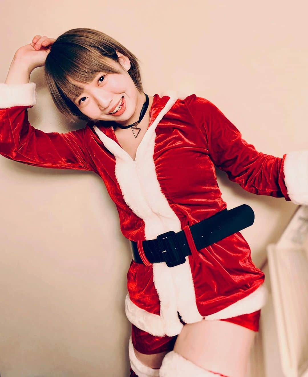 松井珠紗さんのインスタグラム写真 - (松井珠紗Instagram)「メリクリ🎅🏼🎄🎂🍷🎁⛄️🎉 新調したサンタコス❤️ クリスマスプレゼントには、舞台見に来て下さいねっ」12月25日 9時43分 - m_misa517