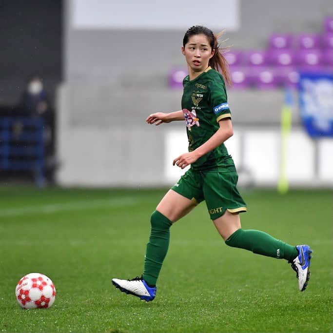 東京ヴェルディさんのインスタグラム写真 - (東京ヴェルディInstagram)「皇后杯 JFA 第42回全日本女子サッカー選手権大会 準決勝﻿ 日テレ・東京ヴェルディベレーザ 4-1 マイナビベガルタ仙台レディース﻿ ﻿ ﻿ 4連覇まで、あと１つ。﻿ ディフェンディングチャンピオンか―﻿ リーグチャンピオンか―﻿ 真の女王の座をかけて。﻿ ﻿ ﻿ #宮澤ひなた﻿ #清水梨紗﻿ #長谷川唯﻿ #遠藤純﻿ #村松智子﻿ #小林里歌子﻿ #beleza #ベレーザ﻿  #日テレベレーザ﻿  #日テレ東京ヴェルディベレーザ﻿  #東京﻿  #tokyo」12月25日 9時56分 - tokyo_verdy