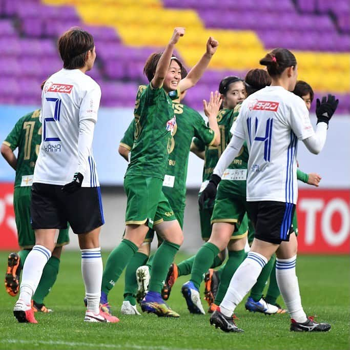 東京ヴェルディさんのインスタグラム写真 - (東京ヴェルディInstagram)「皇后杯 JFA 第42回全日本女子サッカー選手権大会 準決勝﻿ 日テレ・東京ヴェルディベレーザ 4-1 マイナビベガルタ仙台レディース﻿ ﻿ ﻿ 4連覇まで、あと１つ。﻿ ディフェンディングチャンピオンか―﻿ リーグチャンピオンか―﻿ 真の女王の座をかけて。﻿ ﻿ ﻿ #宮澤ひなた﻿ #清水梨紗﻿ #長谷川唯﻿ #遠藤純﻿ #村松智子﻿ #小林里歌子﻿ #beleza #ベレーザ﻿  #日テレベレーザ﻿  #日テレ東京ヴェルディベレーザ﻿  #東京﻿  #tokyo」12月25日 9時56分 - tokyo_verdy