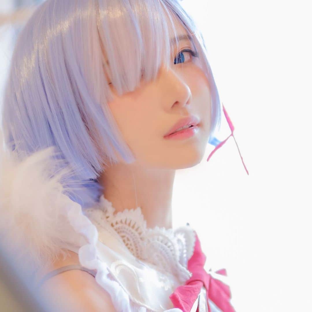 shikaのインスタグラム：「メリークリスマス  #コスプレ #リゼロ#レム」