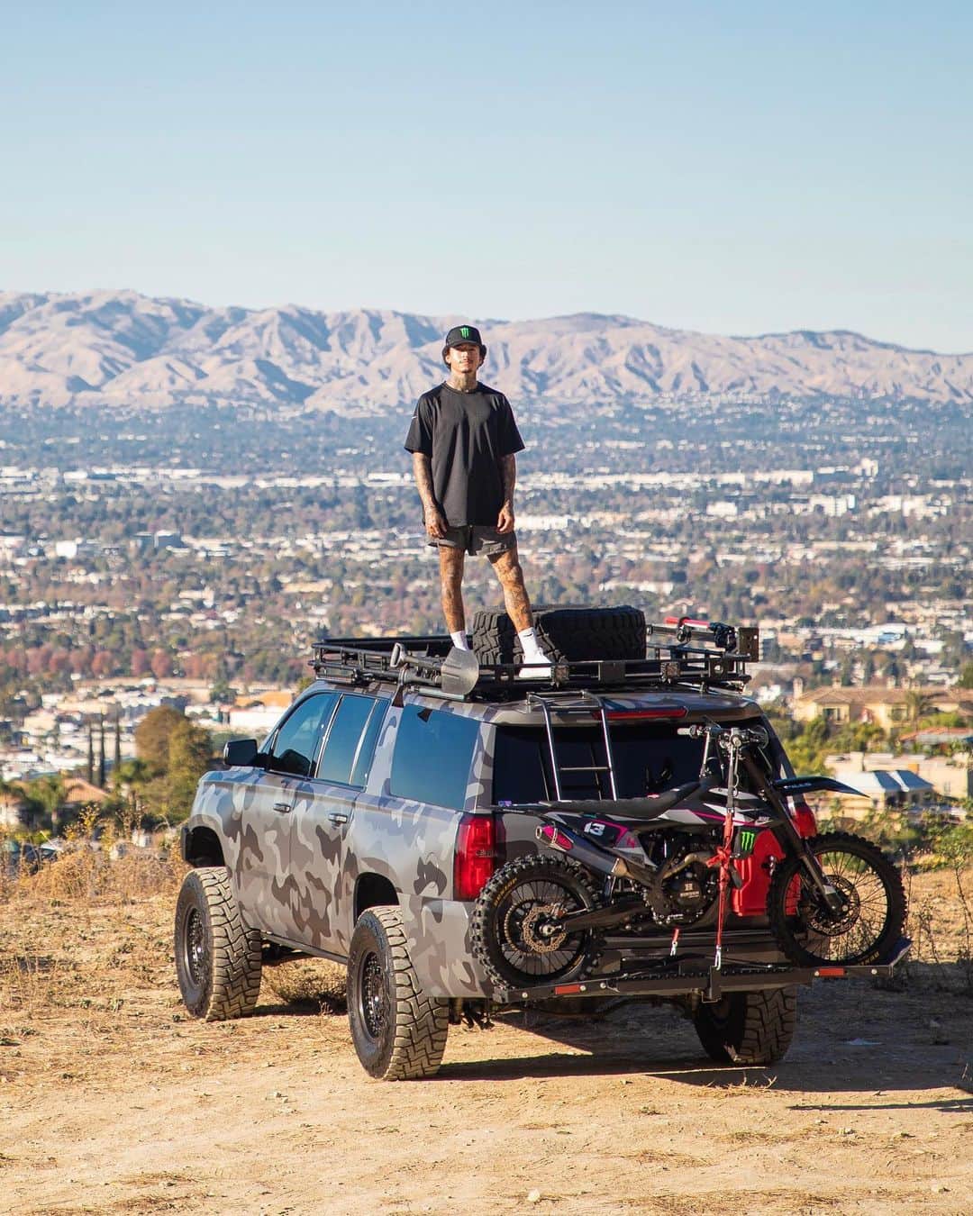 ナイジャ・ヒューストンのインスタグラム：「The Rig of all Rigs😤 @californiamotorsports thanks for the wrap killed it!」