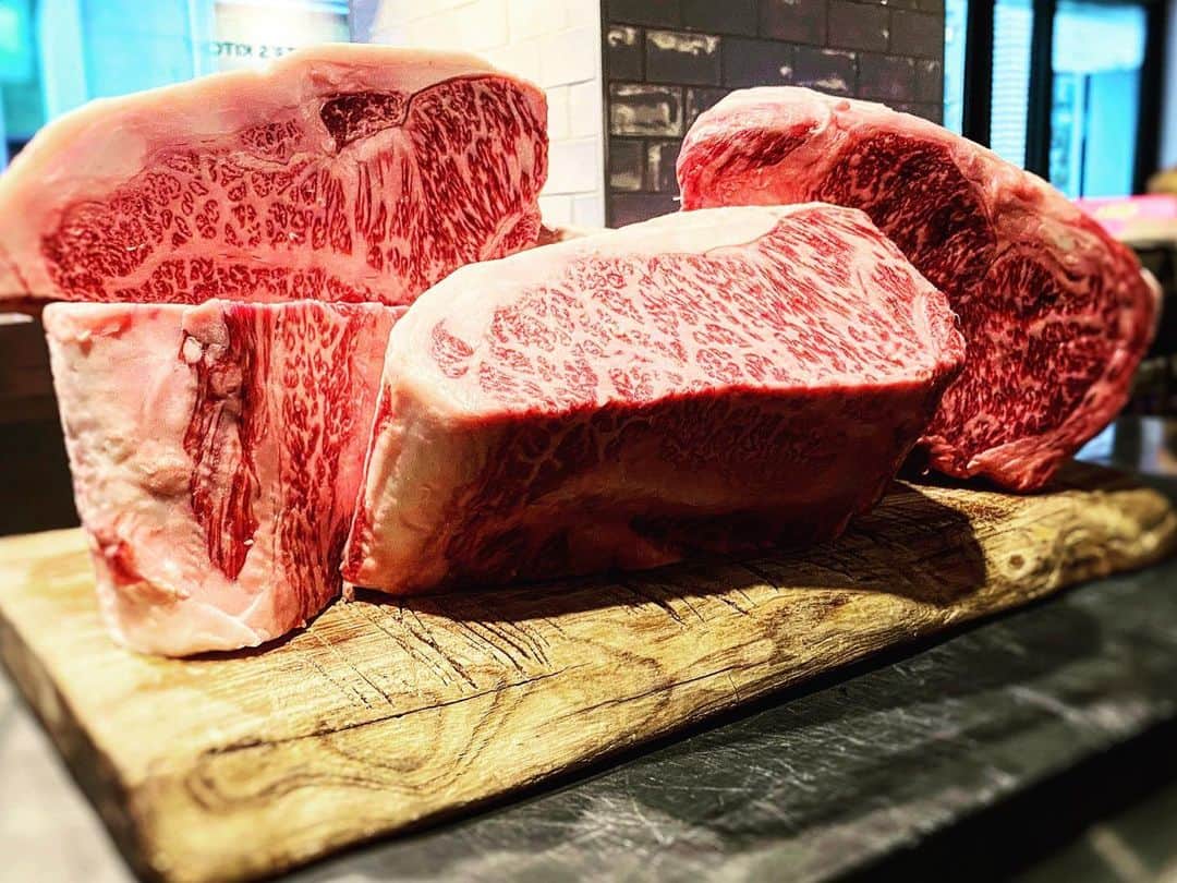 HAMADAHISATOのインスタグラム：「WE ARE SO READY FOR TONIGHT 😎 THE BEST WAGYU COLLECTIONS IN A MONTH 🔥 . #wagyumafia #wagyu #rideitout」