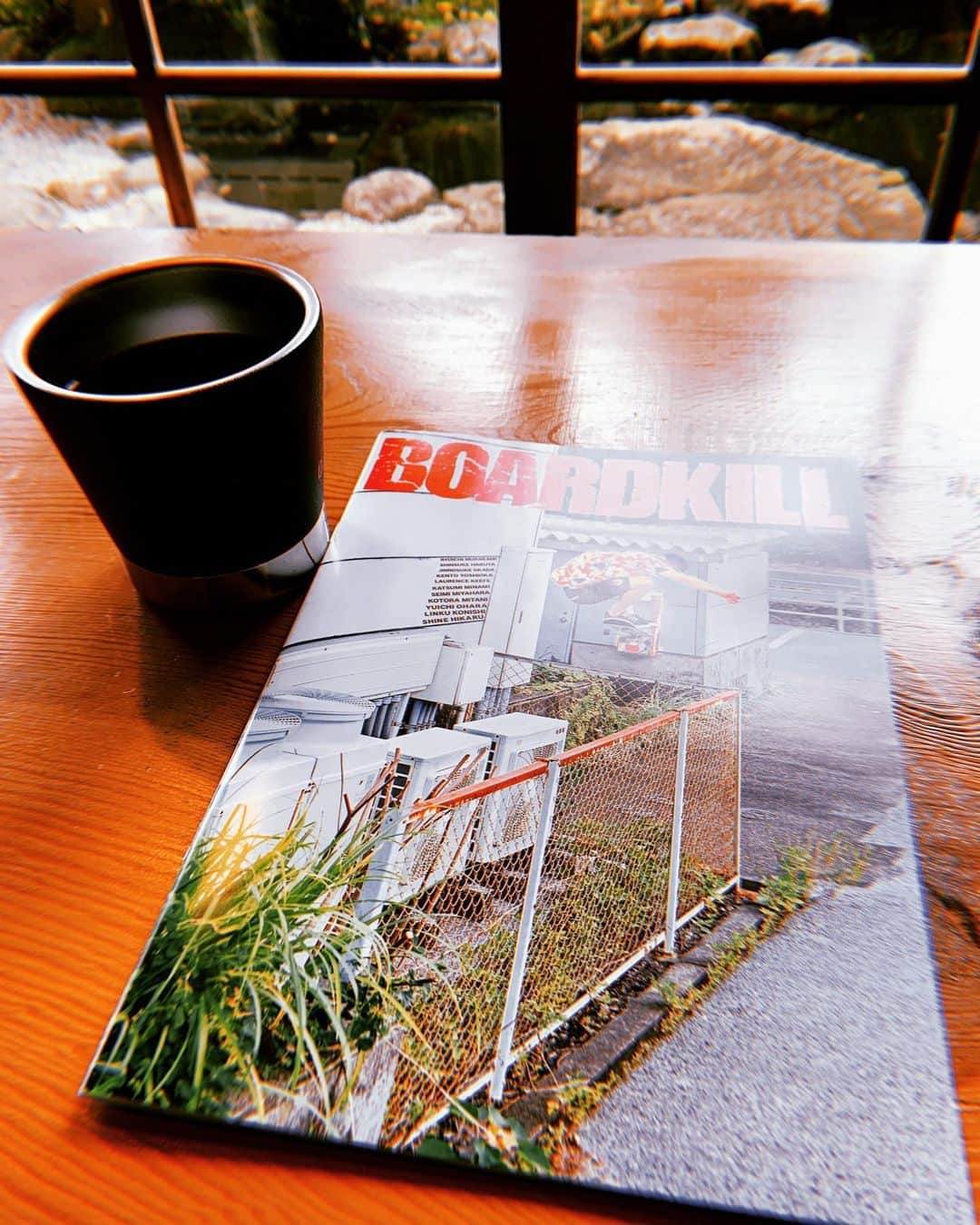 のインスタグラム：「コーヒー☕️飲みながらお勉強📚 @bskk.jp  @bskk.takahamagarden  @boardkillmag   #朝の時間 #boardkillmagazine」