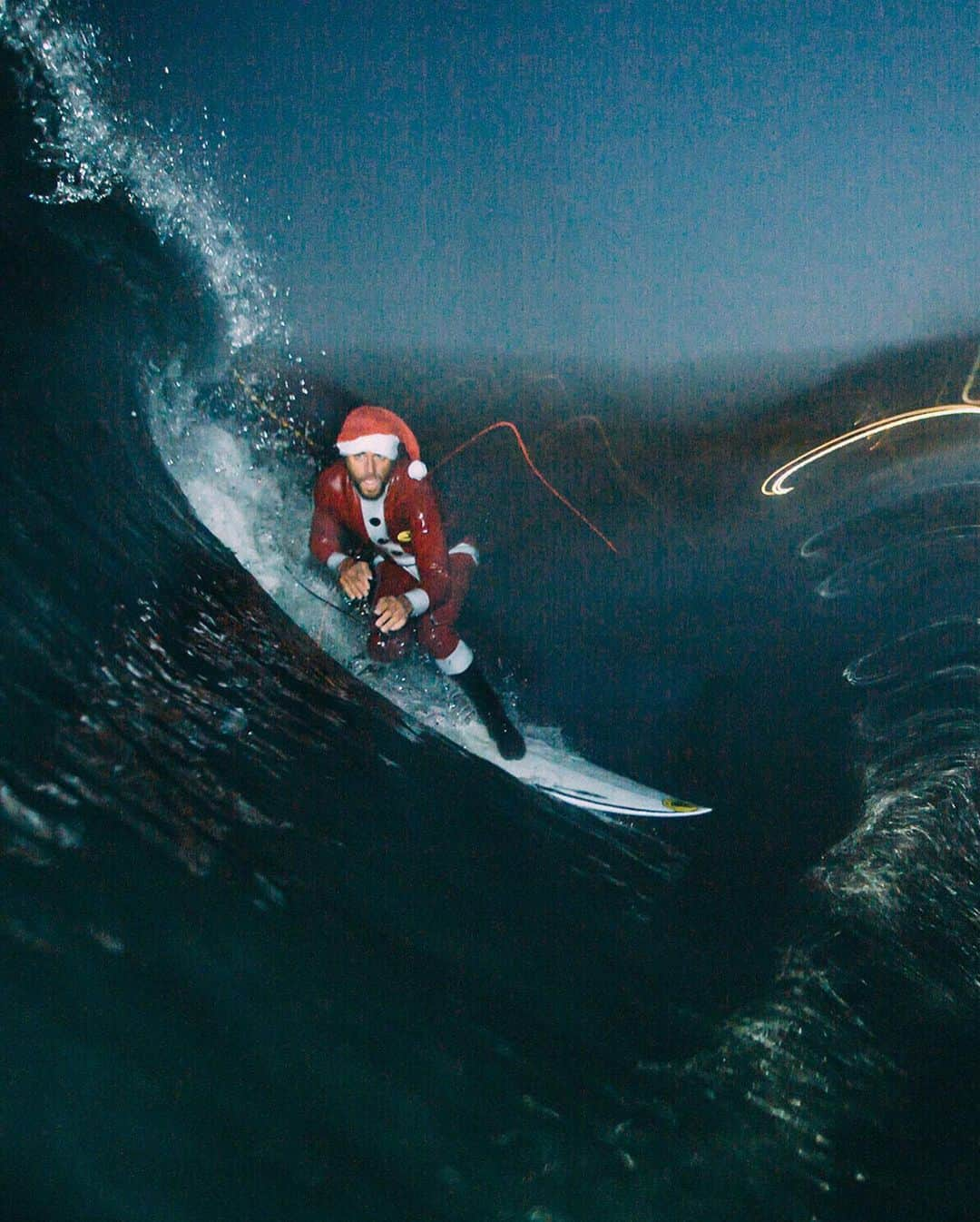 ボディーグローブさんのインスタグラム写真 - (ボディーグローブInstagram)「Somebody get Santa out of the water! He's got a job to do🎅🏻❤️ #stoked #merrychristmas2020 #createhappiness #neverstopsurfing   ~~ 📷  @johnchambersphoto #surfforever #bodyglove #bodyglovegirl #allhingswater #surfingsantas #santasurfing #santasurprises #santasurf #santasurfs #santasurfer #santa #santababy #santaclausiscomingtotown #santaclaus #santaclause #santaclaws #secretsanta #santaself #santawetsuit #bestsanta #southbay #redondobeach #hermosabeach #christmas2020 #holidaycheer #elf」12月25日 10時18分 - bodyglove