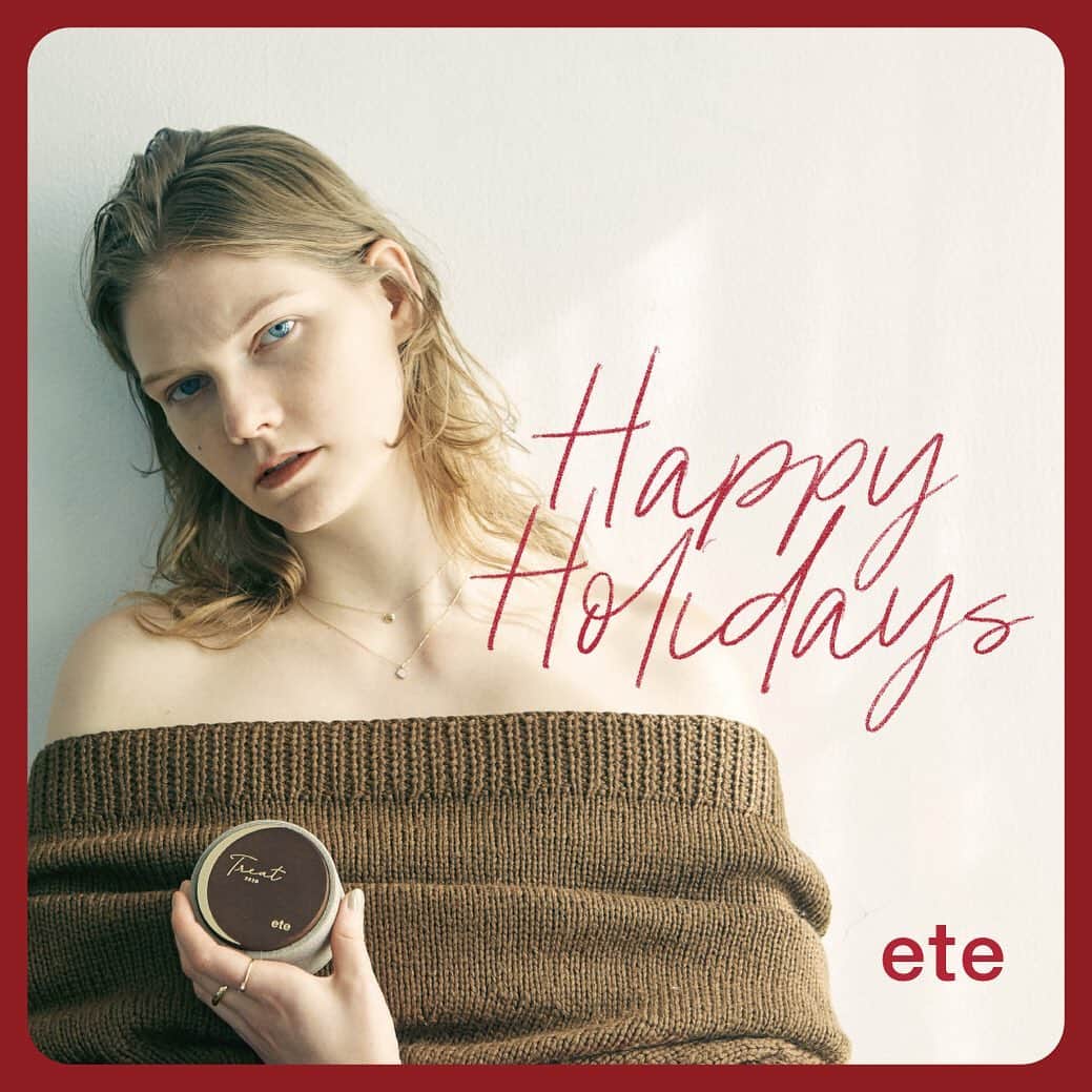 エテさんのインスタグラム写真 - (エテInstagram)「.﻿ ﻿ *＊ Happy Holidays. ＊*﻿ ﻿ あなたと、あなたの大切な人に、たくさんの幸せが降り注ぎますように。﻿ ﻿ 素敵なホリデーをお過ごしください。﻿ ﻿ #ete #エテ」12月25日 10時19分 - ete_official