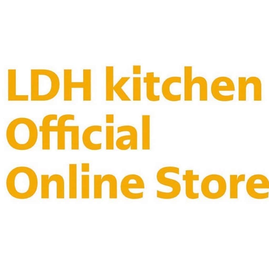 LDH kitchenさんのインスタグラム写真 - (LDH kitchenInstagram)「. いつもLDH kitchen Official Online Storeをご愛顧いただき誠にありがとうございます。  Online Storeご利用について、下記内容をご確認下さい。  ■メールの受信について 「@ldhkitchen.co.jp」より配信している各種メールが届かない場合、お客様のメール受信設定や迷惑メールフィルター設定によるものが多く、受信拒否設定、なりすましメール拒否設定等のご設定をされている場合がございます。 お手数をお掛けいたしますが、以下ををご確認ください。   ・ドメイン指定受信、メール指定受信ご利用の方は、下記ドメインを受信できるよう設定してください。 @ldhkitchen.co.jp   ・フリーメールをお使いの場合、メールが「迷惑メールフォルダ」に入っていることがあります。メールフォルダを再度ご確認ください。   ・会員登録時に入力したメールアドレスが間違っている可能性があります。 30分経っても確認メールが届かない場合は、お手数ですがマイページにログインしていただき、会員情報編集ページよりメールアドレスのご変更を行ってください。   ・ご注文の履歴につきましてはマイページからご覧いただけます。初回の購入時、会員登録していただくことをおすすめしております。  ・アドレスの設定にてご不明点がある場合にはご契約のプロバイダまで直接お問い合わせいただきますようお願いいたします。   これからも心を込めて皆さまに愛される商品をご提案してまいります。  LDH kitchen Official Online Store」12月25日 10時31分 - ldhkitchen_official