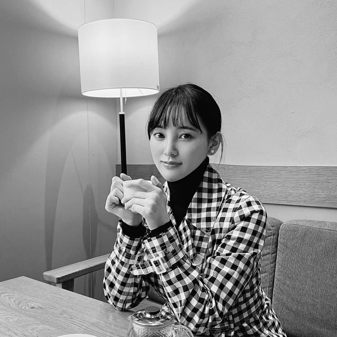 兒玉遥さんのインスタグラム写真 - (兒玉遥Instagram)「Tea time☕️🖤  jacket ... @ralphlauren   turtleneck ... @uniqlo_jp」12月25日 10時31分 - haruka_kodama919