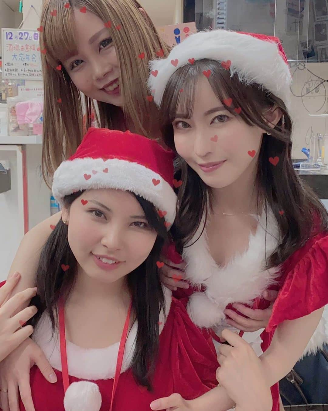 瀬乃ひなたさんのインスタグラム写真 - (瀬乃ひなたInstagram)「クリスマスイヴ🎄🎅 女子社員酒場出勤でした🌟 . . . . #sod #softondemand  #ソフトオンデマンド  #セクシー女優　#マインズ娘　#望月りさ　#吉良薫　#av女優　#女子社員酒場　#酒場　#秋葉原　#女子社員酒場秋葉原本店  #居酒屋　#🏮」12月25日 1時45分 - hinapiyosanchi