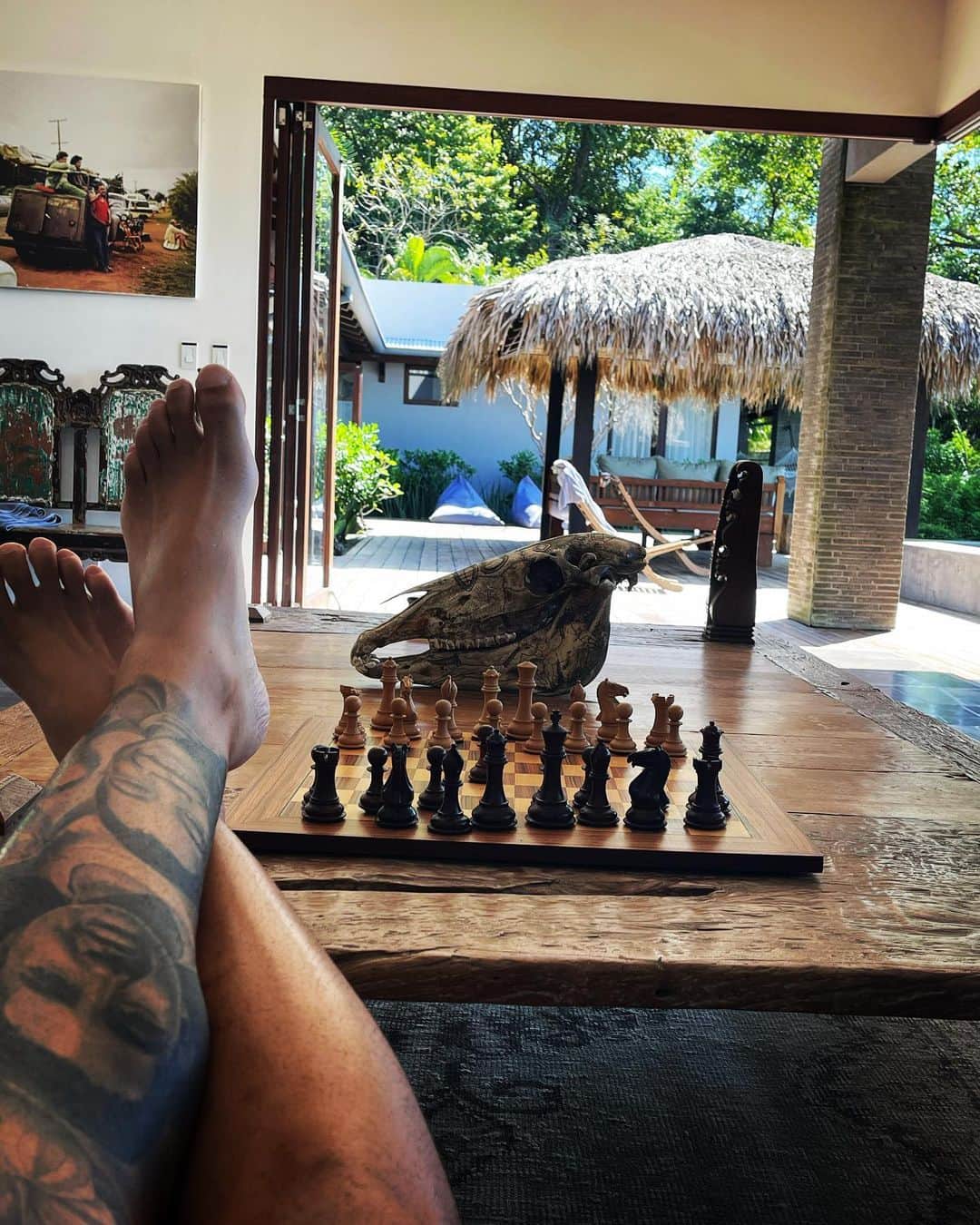 カルロス・ブーザーのインスタグラム：「Make Ya Next Move Ya Best Move... #HOLDAT ♟」