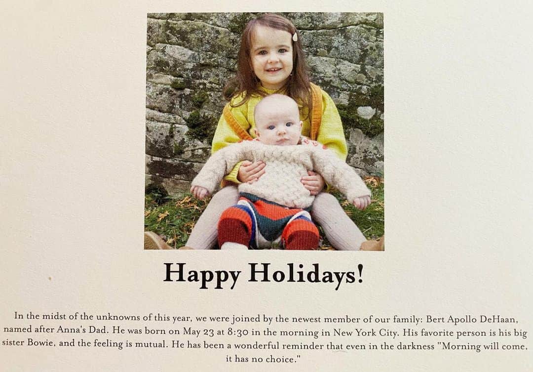 デイン・デハーンさんのインスタグラム写真 - (デイン・デハーンInstagram)「All of the best Holiday wishes from my family to all y’all. ❤️🧡💛💚💙🤎🤍🖤💜💖  📸 by @tim_geaney」12月25日 1時58分 - danedehaan