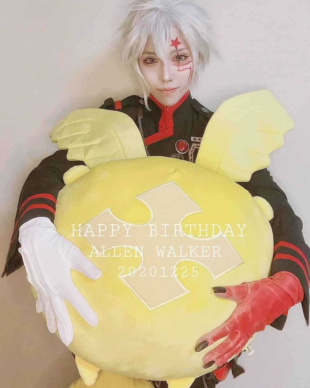 優衛門（YUEMON）のインスタグラム：「お誕生日おめでとうアレン🍡🌎🤝❣️ #アレンウォーカー #dgrayman #cosplay」